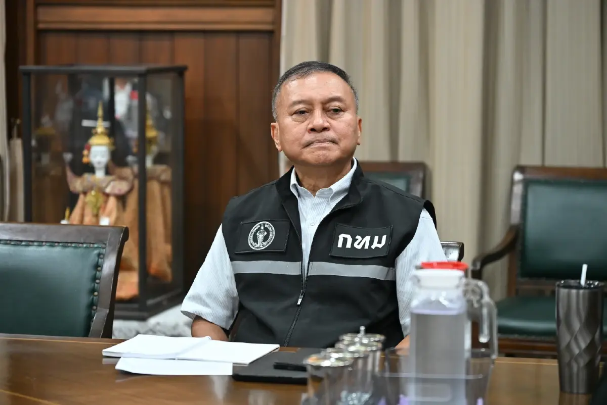 "ชัชชาติ" ผนึกกำลัง "กอ.รมน." ตั้งคณะทำงานด่วน! สาง 2 ปัญหาใหญ่ "ทุนเทา-ยาเสพติด" เอ็กซเรย์ทุกเขตทั่วกรุง