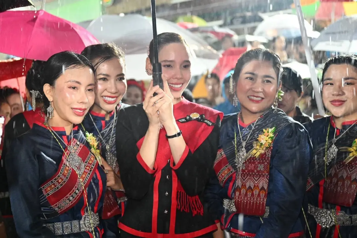 นางสาวซาบีดา ไทยเศรษฐ์ รัฐมนตรีว่าการกระทรวงวัฒนธรรม