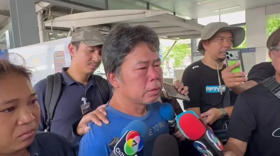 นาย มานพ อายุ 49 ปี เดินทางมายังที่เกิดเหตุเพื่อมาตามหาภรรยา