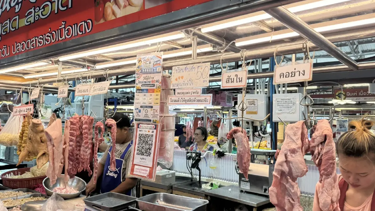 แม่ค้าหน้าเขียง ยอมตรึงราคา หลังหมูหน้าฟาร์มราคาพุ่ง