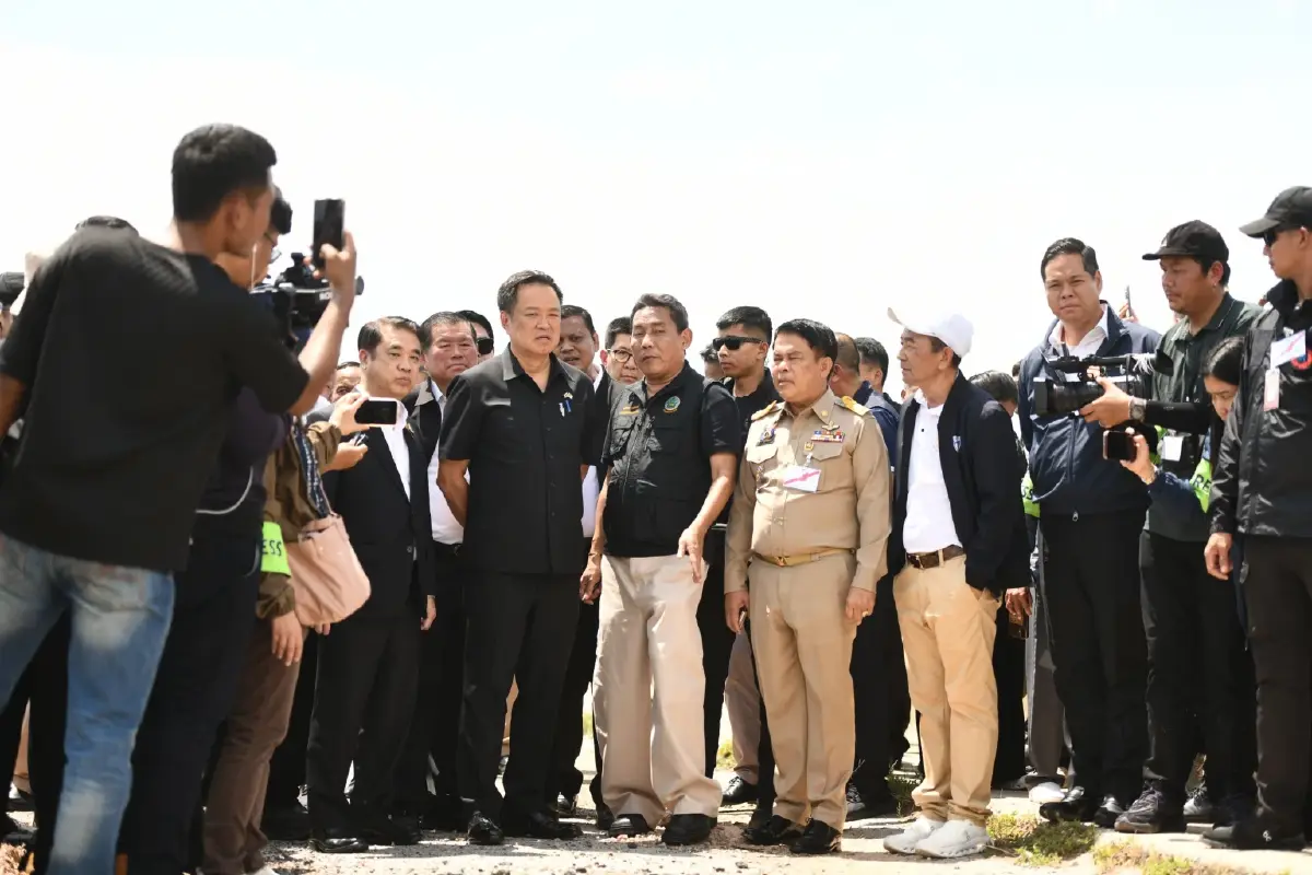 ลุยหาดใหญ่! "อนุทิน" ตรวจคันคลอง ร.1 ยืนยันซ่อมทันก่อนน้ำหลาก "มั่นใจเอาอยู่"