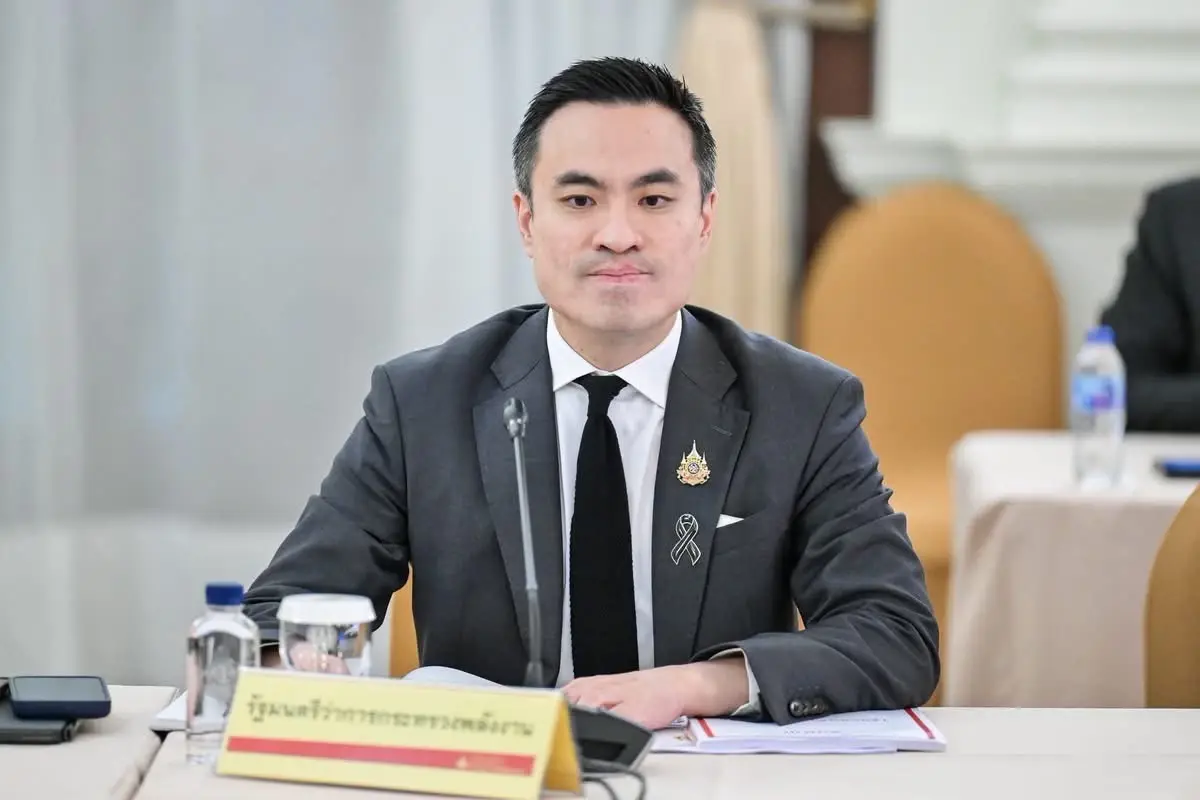 นายเอกนัฏ พร้อมพันธุ์ รัฐมนตรีว่าการกระทรวงพลังงาน