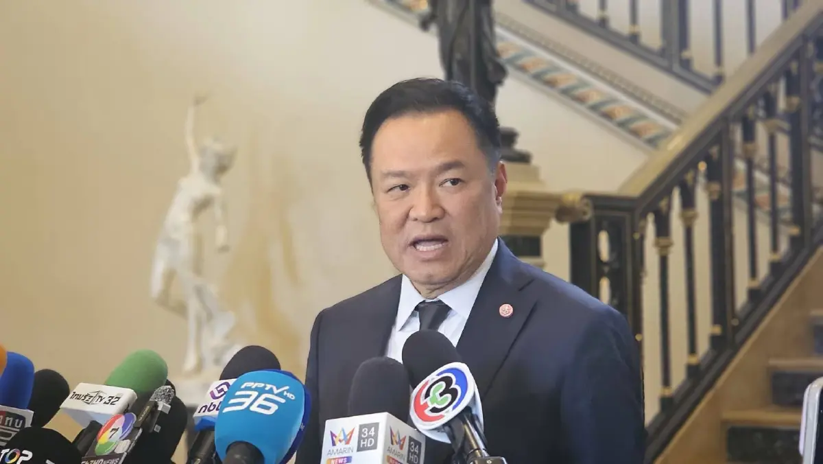 นายอนุทิน ชาญวีรกูล นายกรัฐมนตรีและรัฐมนตรีว่าการกระทรวงมหาดไทย