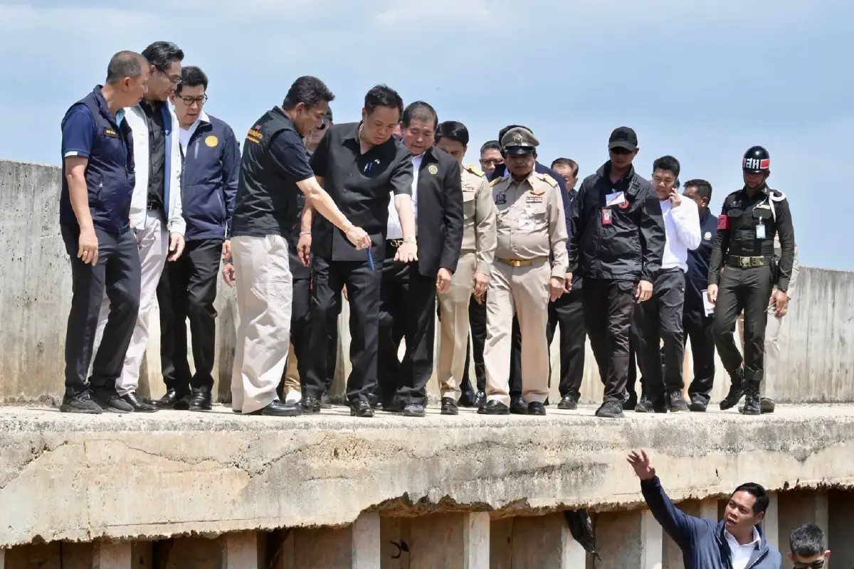 ลุยหาดใหญ่! "อนุทิน" ตรวจคันคลอง ร.1 ยืนยันซ่อมทันก่อนน้ำหลาก "มั่นใจเอาอยู่"