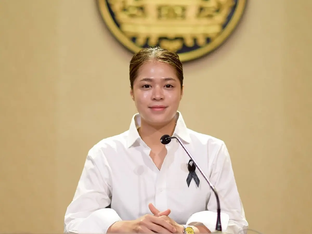 นางสาวพลอยทะเล ลักษมีแสงจันทร์ รองโฆษกประจำสำนักนายกรัฐมนตรี