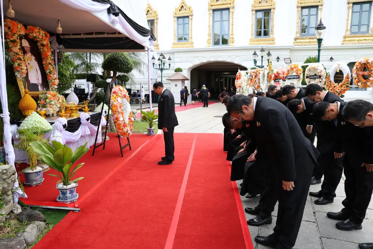 กลุ่มบริษัท ช.การช่าง เข้าถวายสักการะพระศพและวางพวงมาลาเบื้องหน้าพระรูป เจ้าฟ้าพัชรกิติยาภาฯ