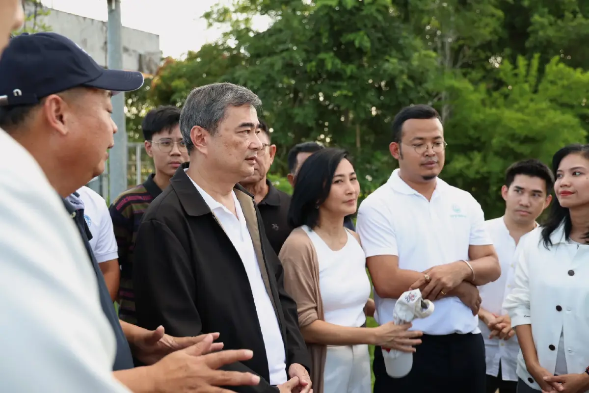 "อภิสิทธิ์" ดูแก้มลิงต้นน้ำคลอง ร.1 ยืนยันไม่ต้องการขัดแย้ง
