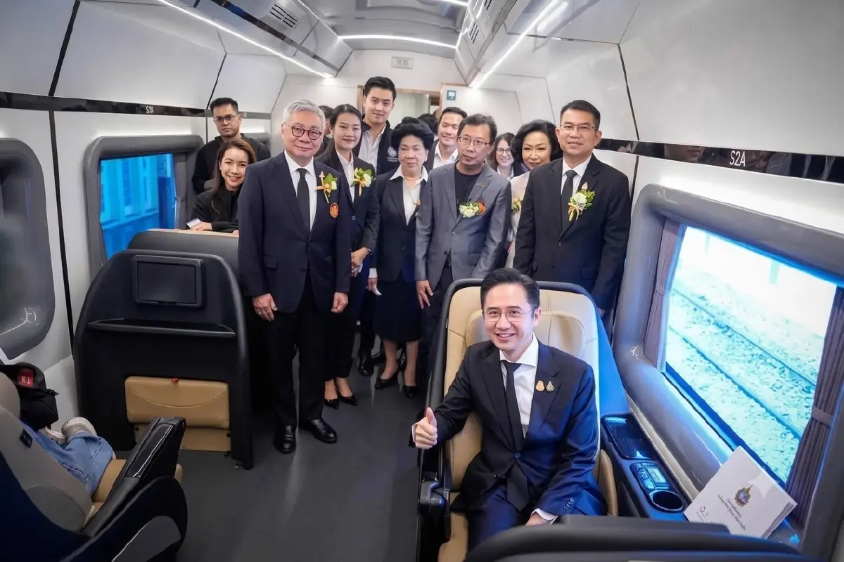 ไทยทำไทยใช้! "ยศชนัน" เปิดตัว "รถไฟไทยทำ" รถไฟ EV ระดับ Luxury Class ต้นแบบ ฝีมือคนไทยให้