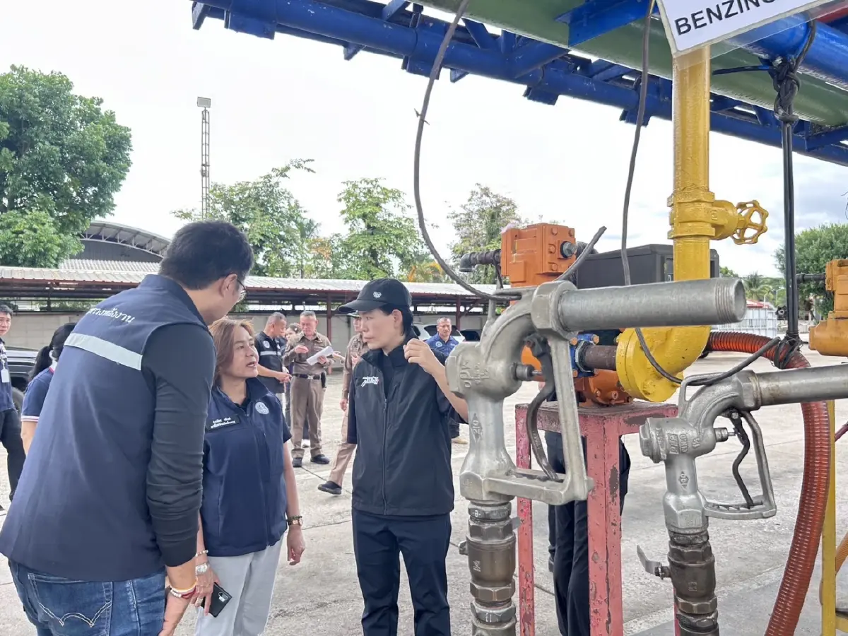 ทีมเฉพาะกิจกระทรวงพลังงาน ร่วมกับดีเอสไอ (DSI) เดินหน้าปราบปรามขบวนการกักตุนน้ำมันและเก็งกำไรน้ำมันทั่วประเทศ