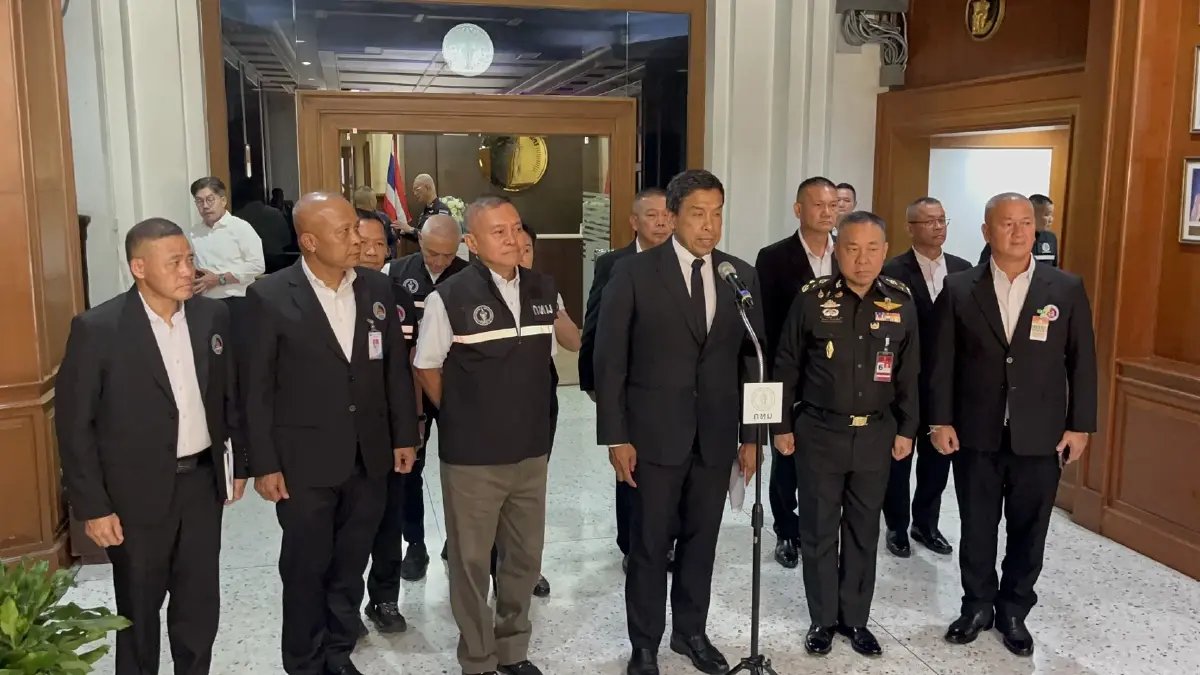 "ชัชชาติ" ผนึกกำลัง "กอ.รมน." ตั้งคณะทำงานด่วน! สาง 2 ปัญหาใหญ่ "ทุนเทา-ยาเสพติด" เอ็กซเรย์ทุกเขตทั่วกรุง
