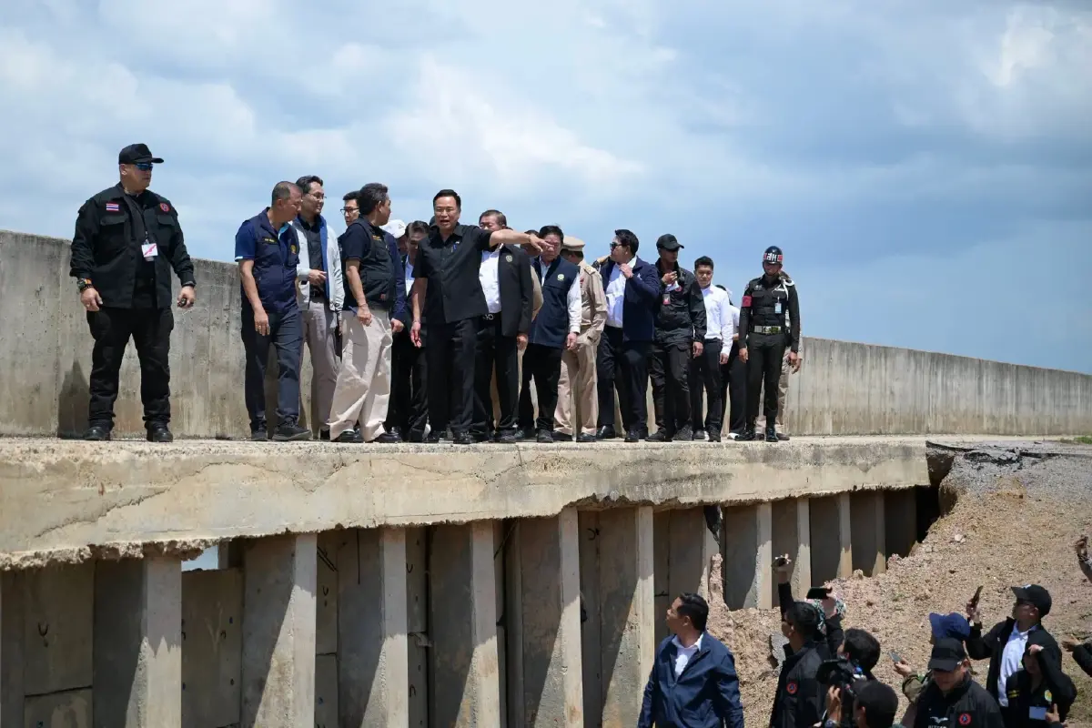 ลุยหาดใหญ่! "อนุทิน" ตรวจคันคลอง ร.1 ยืนยันซ่อมทันก่อนน้ำหลาก "มั่นใจเอาอยู่"