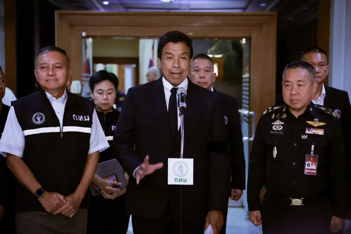 "ชัชชาติ" ผนึกกำลัง "กอ.รมน." ตั้งคณะทำงานด่วน! สาง 2 ปัญหาใหญ่ "ทุนเทา-ยาเสพติด" เอ็กซเรย์ทุกเขตทั่วกรุง