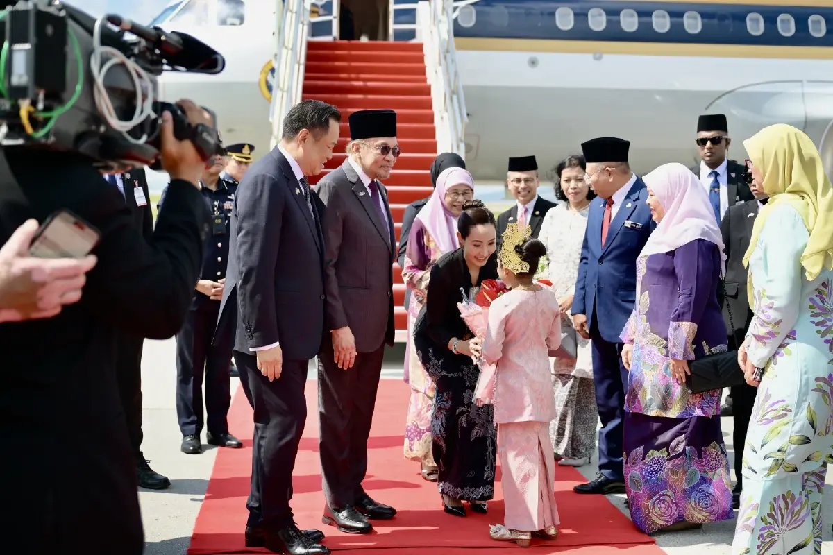 "อันวาร์" ต้อนรับ "อนุทิน" สุดอบอุ่น! สานสัมพันธ์ "ไทย-มาเลเซีย" จับมือปราบ "แก๊งคอลเซ็นเตอร์" (มีคลิป)
