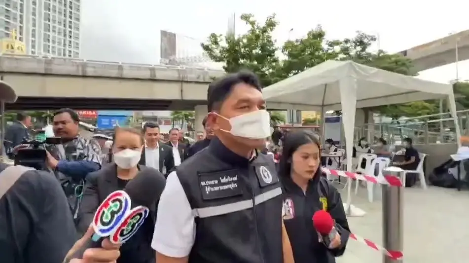 นายประสาท โพธิ์ศรีมาตย์ ผู้อำนวยการเขตจตุจักร