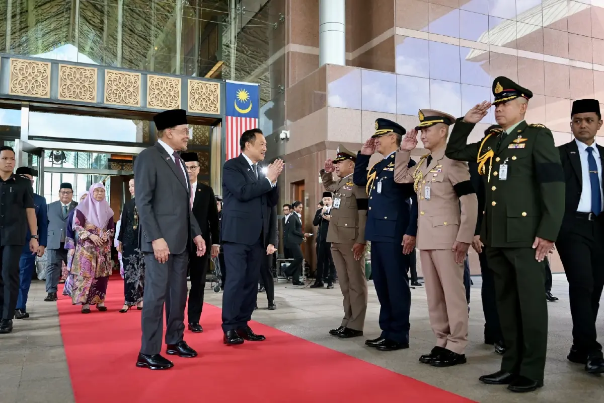"อันวาร์" ต้อนรับ "อนุทิน" สุดอบอุ่น! สานสัมพันธ์ "ไทย-มาเลเซีย" จับมือปราบ "แก๊งคอลเซ็นเตอร์" (มีคลิป)