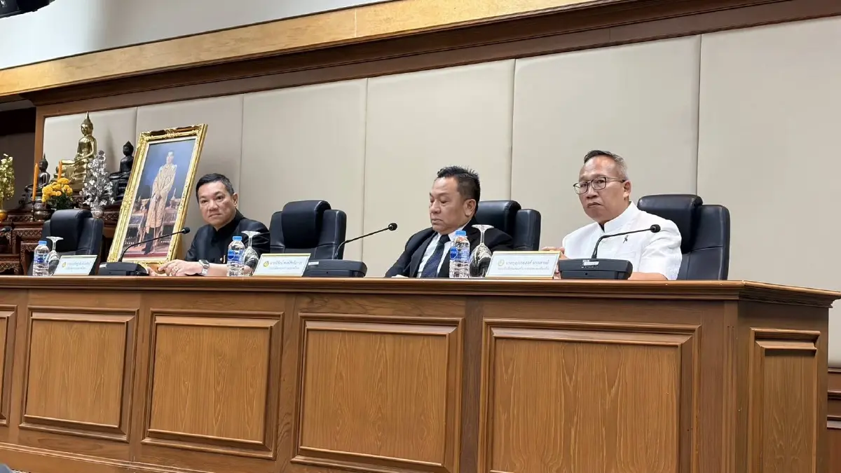 นายอรรษิษฐ์ สัมพันธรัตน์ ปลัดกระทรวงมหาดไทย แถลงข่าวความคืบหน้าการดำเนินการกับผู้ทุจริตสอบบรรจุข้าราชการส่วนท้องถิ่น 