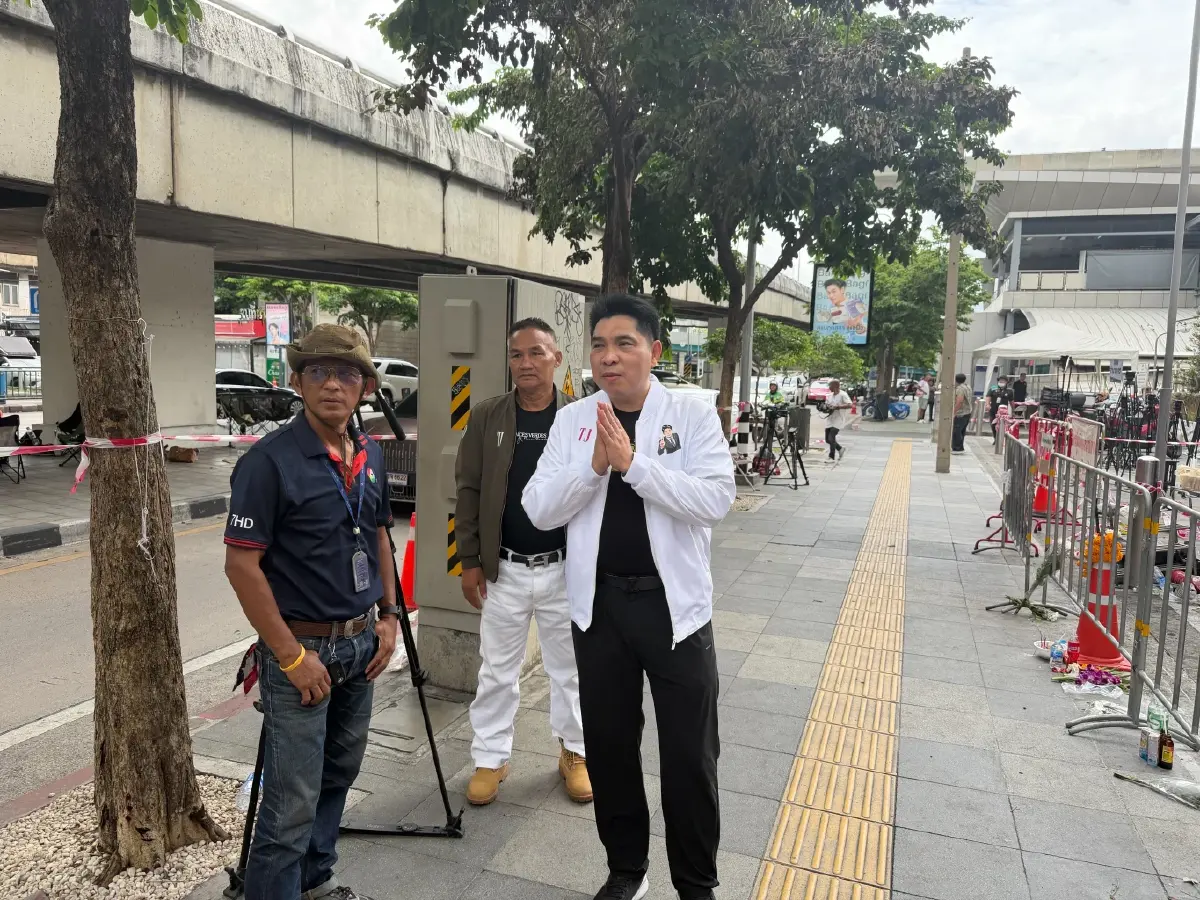 นายกองตรี ดร.ธนกฤต จิตรอารีย์รัตน์ ผู้อำนวยการศูนย์รับเรื่องราวร้องทุกข์ พรรคกล้าธรรม