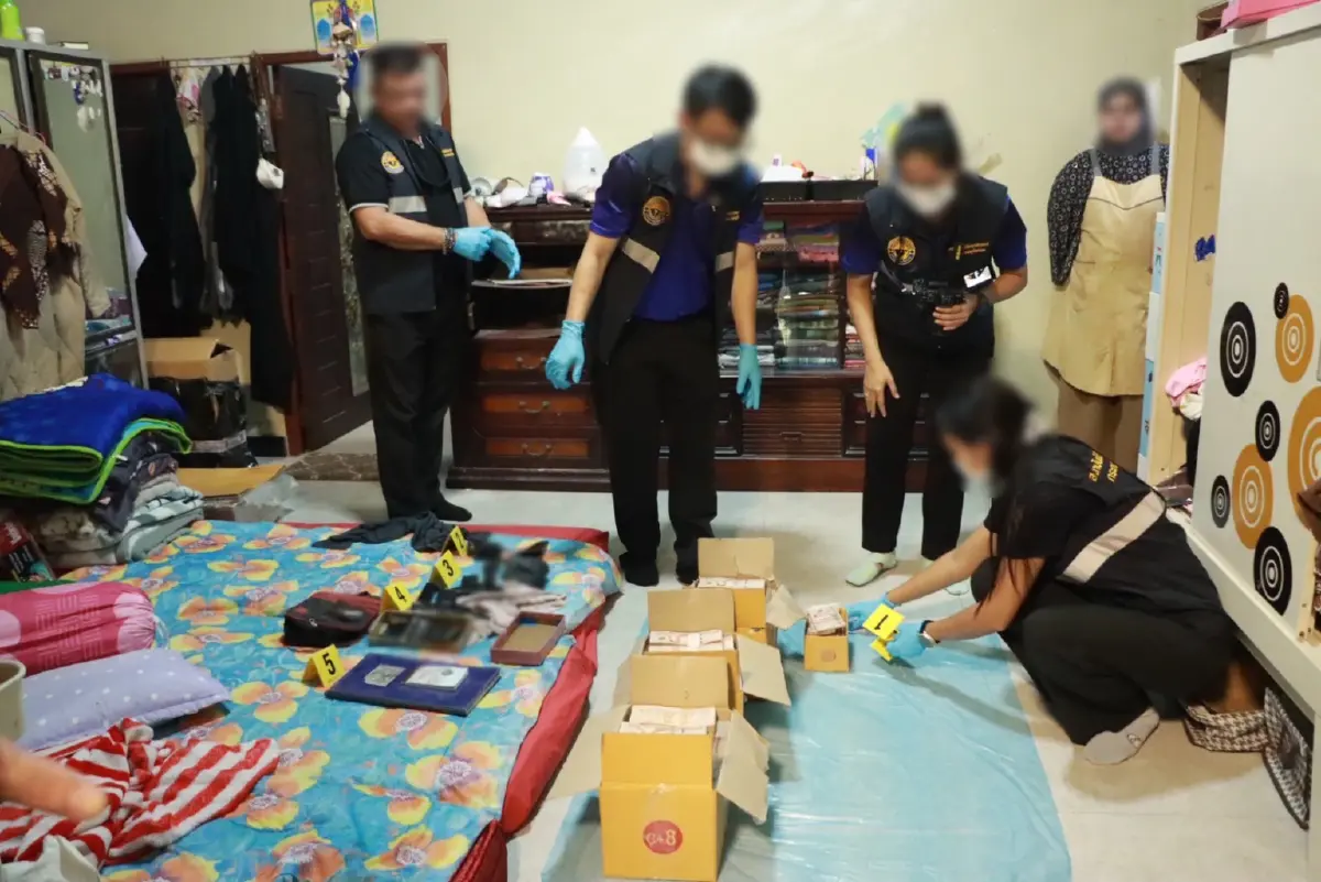 กอ.รมน.ภาค 4 ตัดท่อน้ำเลี้ยงไฟใต้ ยึดเงิน 18 ล.ซุกกล่อง-สิ่งผิด กม.ที่ปัตตานี