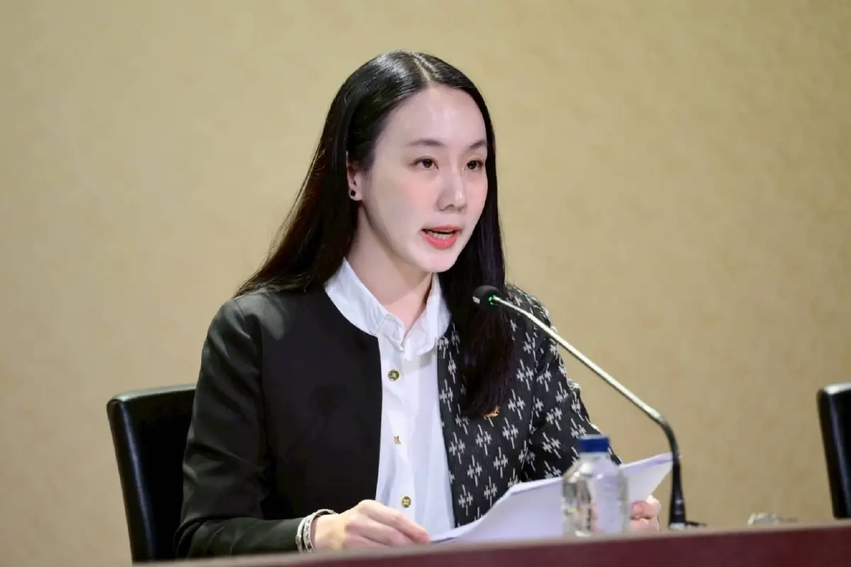 นางสาวลลิดา เพริศวิวัฒนา รองโฆษกประจำสำนักนายกรัฐมนตรี