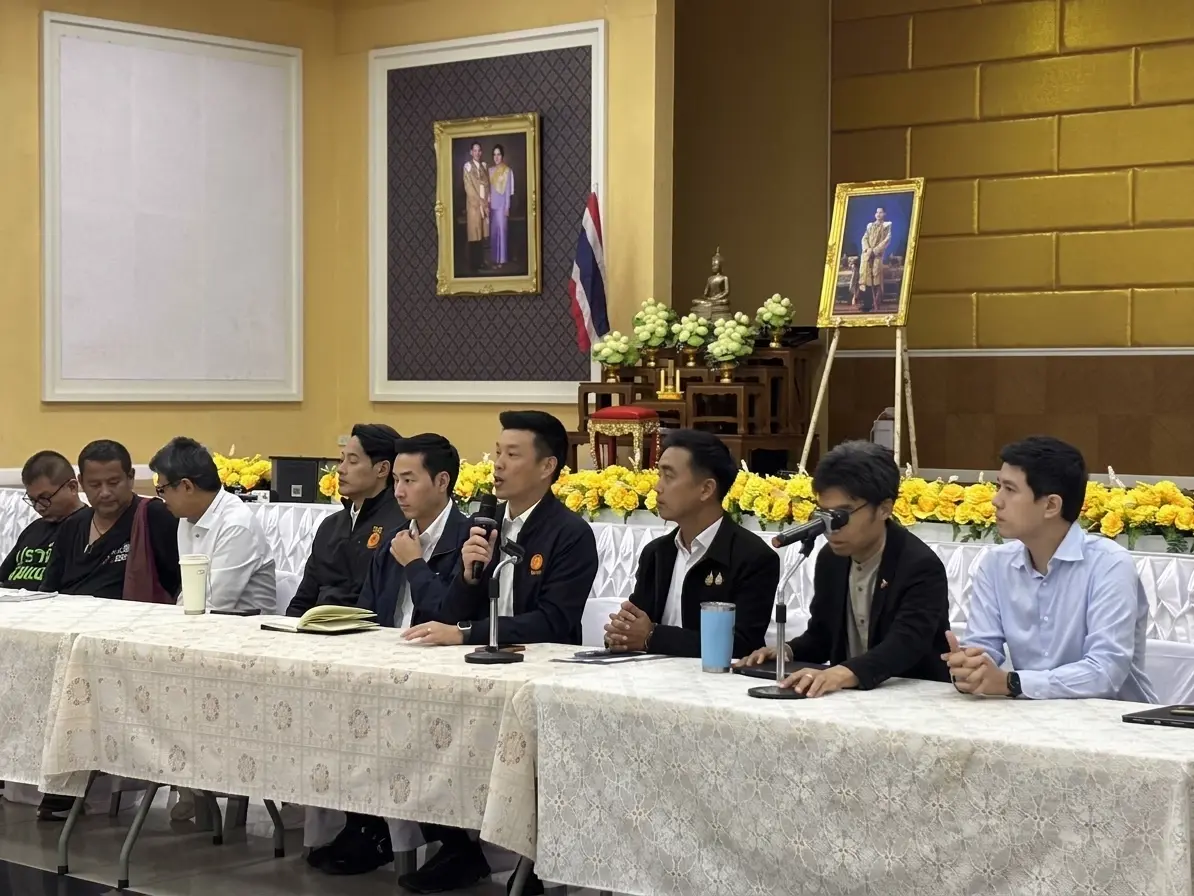 ผู้นำฝ่ายค้าน ลุยปราจีนฯ ปราบขยะพิษ-โรงงานเถื่อน จี้ทบทวน EEC