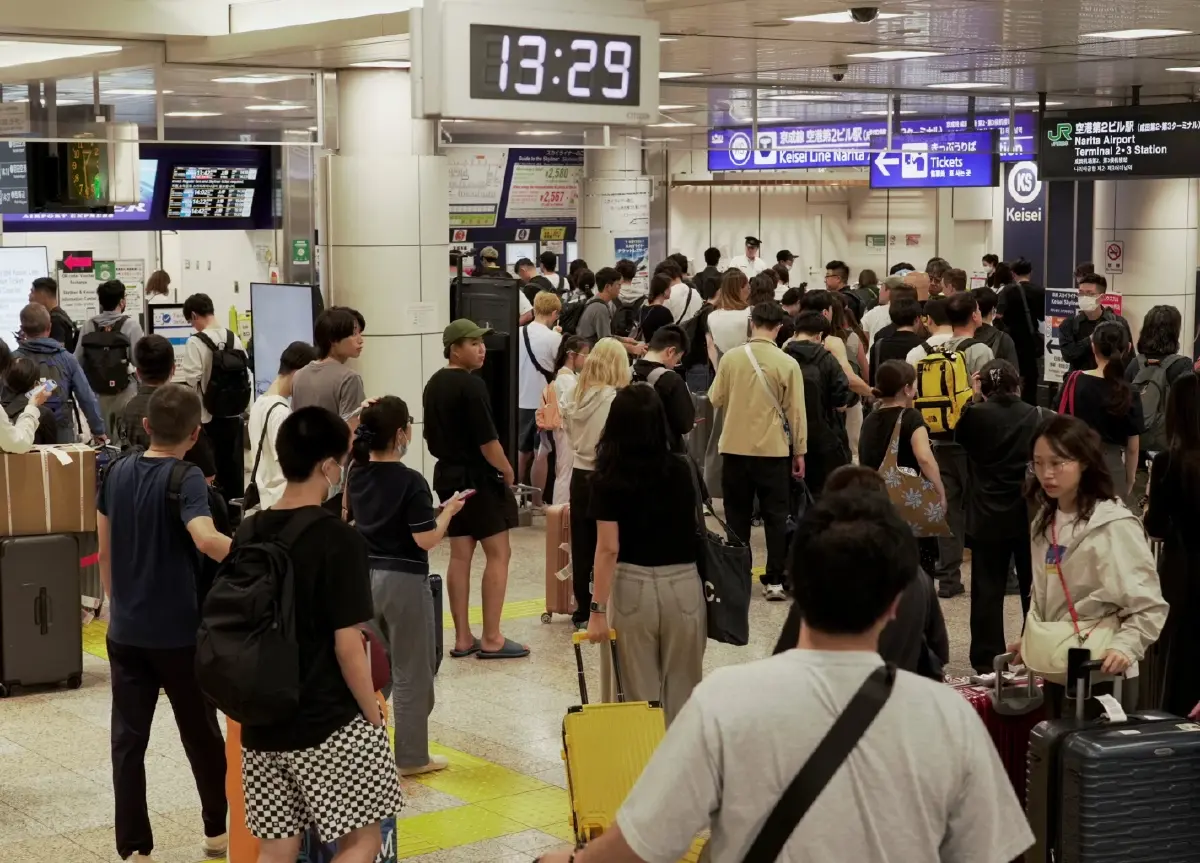 ฝนตกหนักที่ญี่ปุ่น สังเวยแล้ว 6 ราย คนตกค้างสถานีรถไฟ-สนามบิน!