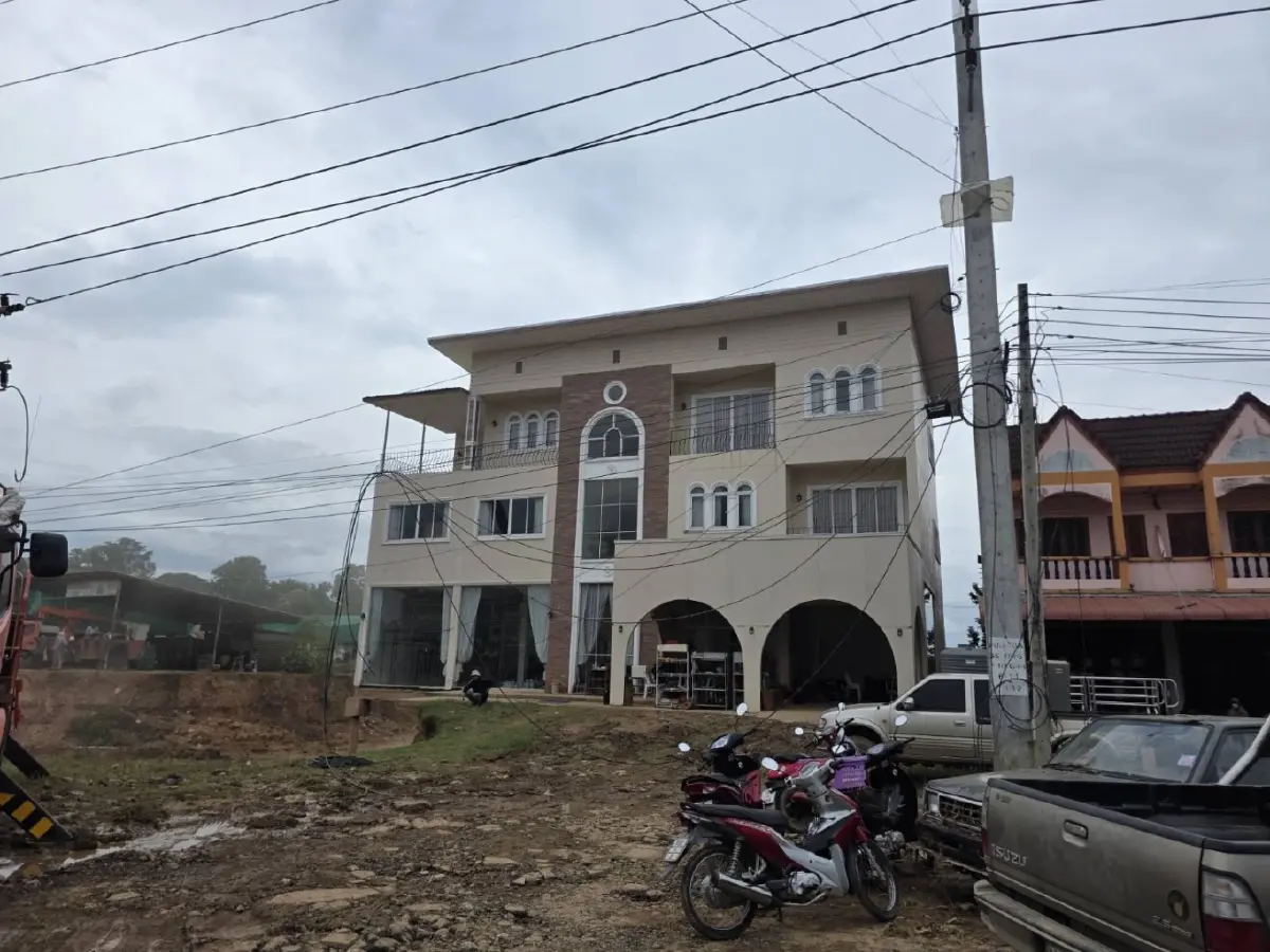 "มท.3" สั่งกรมโยธาฯ ปูพรมตรวจความเสียหายบ้านเรือน อ.ปัว-ท่าวังผา จ.น่าน ชูเกณฑ์ 3 สี เช็กความพร้อมก่อนเข้าบ้าน
