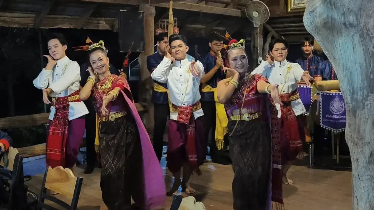 การแสดงโปงลาง กาฬสินธุ์