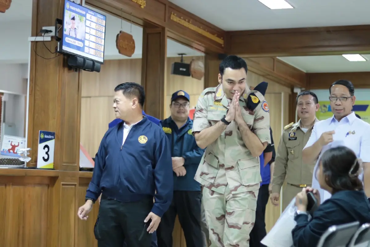 ปค.ตรวจเยี่ยมศูนย์ OSS อำเภอแม่สอดทบทวนสิทธิ์สวัสดิการฯ ปชช.