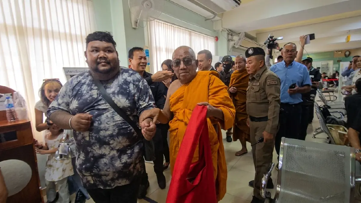 กองทัพธรรม พาหลวงพ่อหอบโฉนดจริง! ยื่นคัดค้านใบแทน ชี้ทายาทเสี่ยงแจ้งความเท็จ