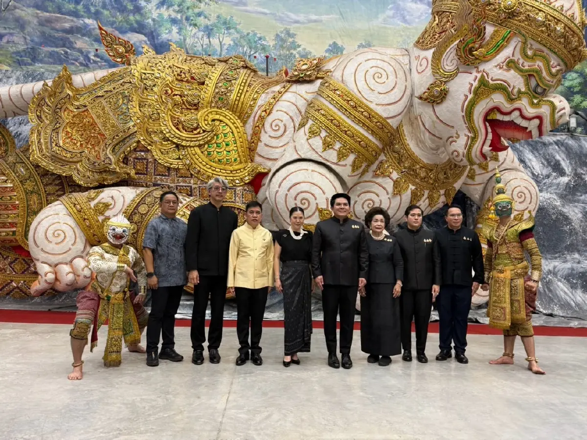 นายสุรศักดิ์ พันธ์เจริญวรกุล รมว.ท่องเที่ยวฯ ผนึกกำลัง ททท. และมูลนิธิส่งเสริมศิลปาชีพฯ เปิดโครงการ "เกาะเกิดศิลป์ แผ่นดินสยาม"