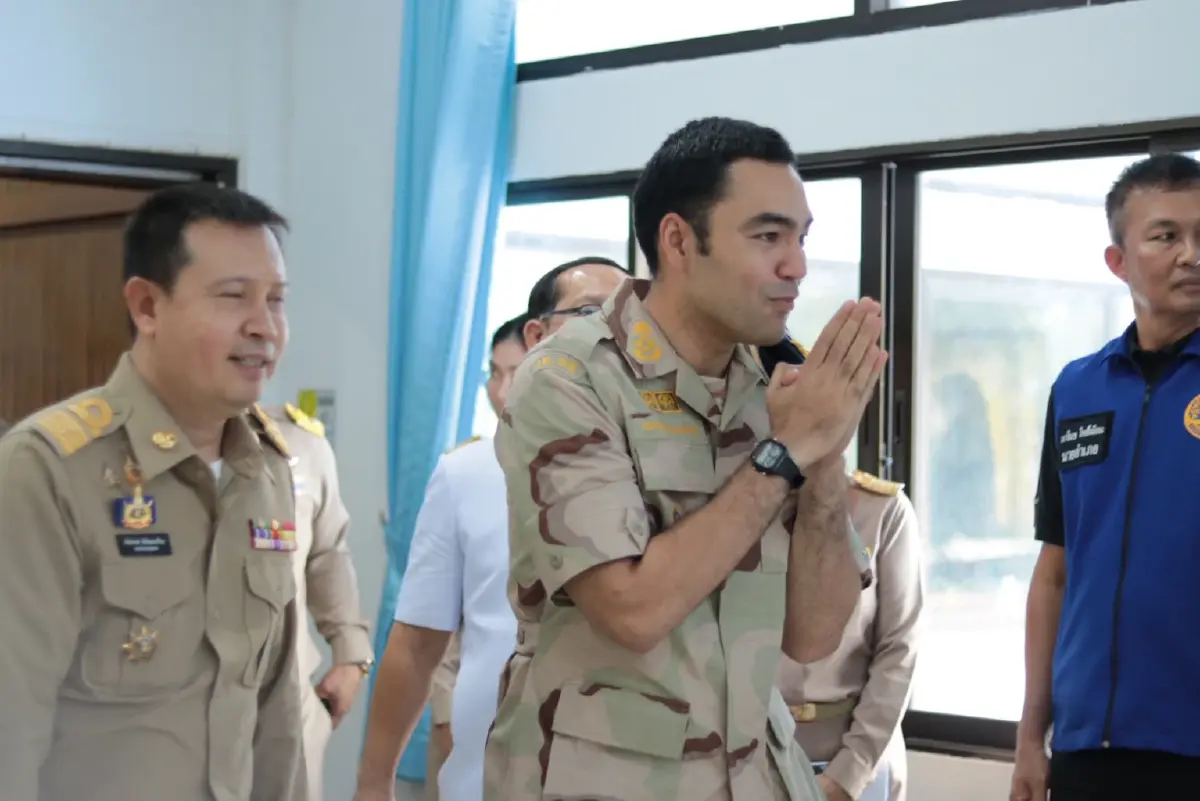 ปค.ตรวจเยี่ยมศูนย์ OSS อำเภอแม่สอดทบทวนสิทธิ์สวัสดิการฯ ปชช.