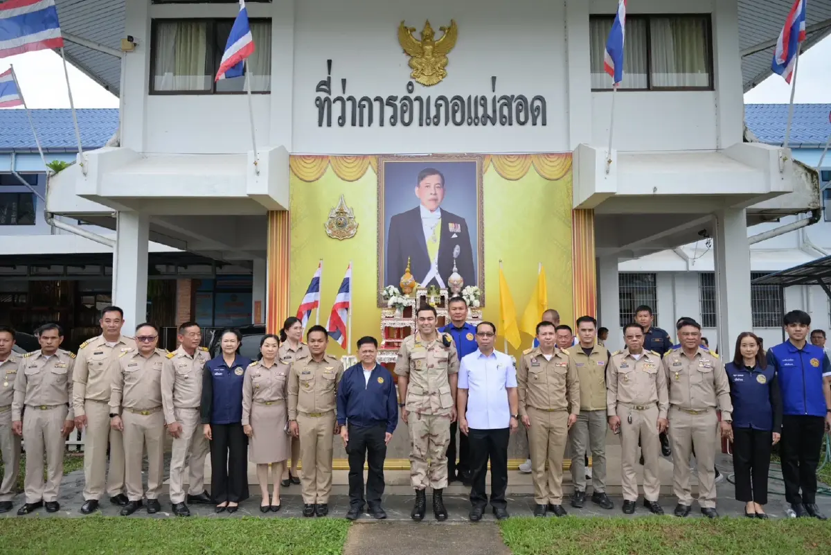 ปค.ตรวจเยี่ยมศูนย์ OSS อำเภอแม่สอดทบทวนสิทธิ์สวัสดิการฯ ปชช.