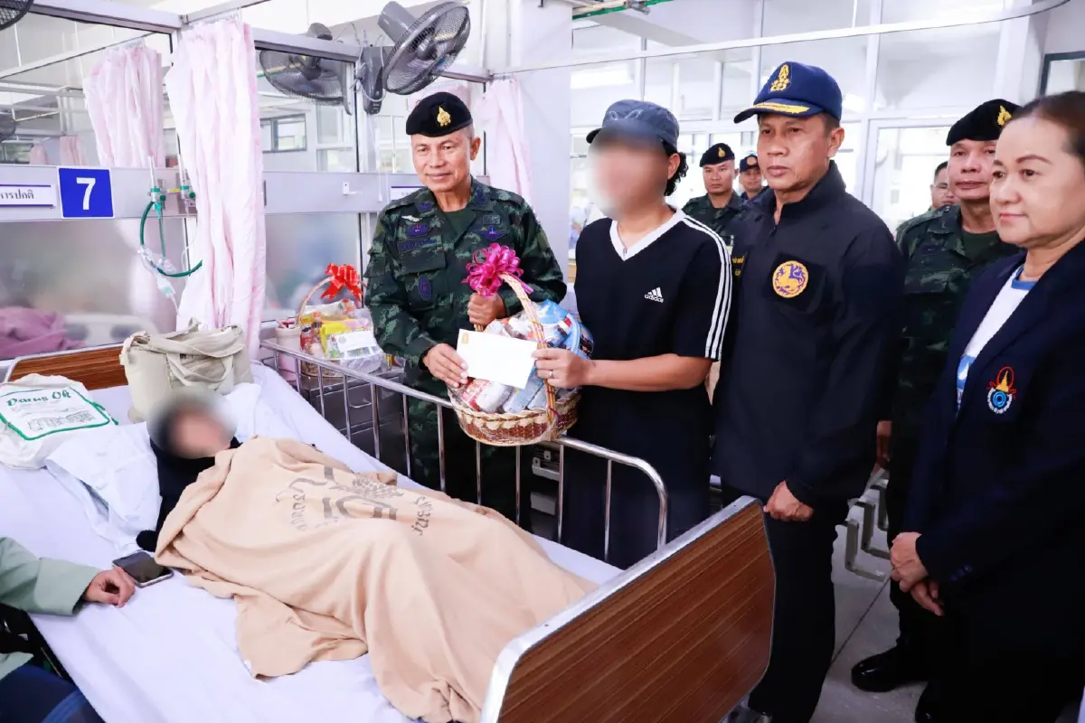 "แม่ทัพ 4" รุดเยี่ยม "เหยื่อความรุนแรงภาคใต้" ลั่นความปลอดภัยประชาชนคือภารกิจสำคัญ
