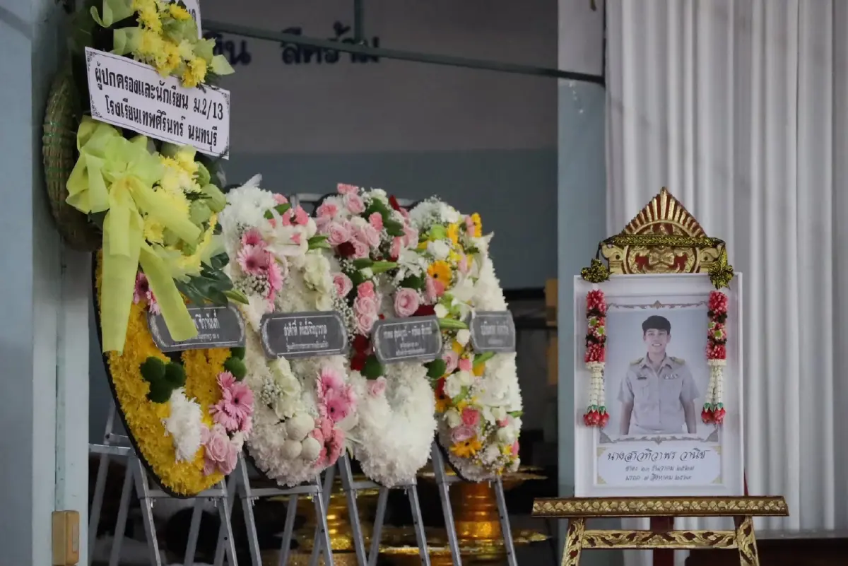 ร่าง “ครูหมวย” ถึงวัดโตนด อยุธยา ครอบครัว-ญาติ ร้องไห้ระงม