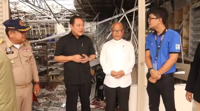 "ทวี" ลงพื้นที่ตรวจ 7-11 ถูกเผา ชี้ขบวนการใหญ่หวังทำลายเศรษฐกิจ