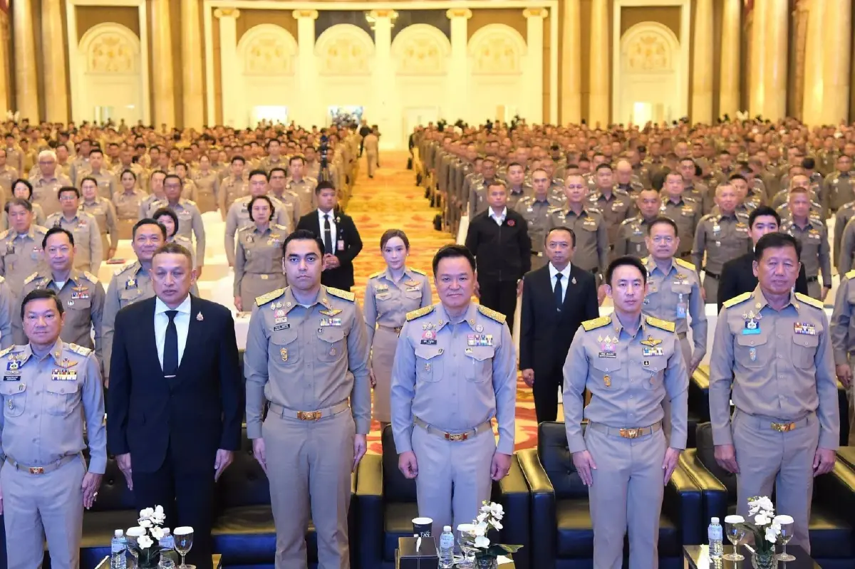 นายอนุทิน ชาญวีรกูล นายกรัฐมนตรีและรัฐมนตรีว่าการกระทรวงมหาดไทย