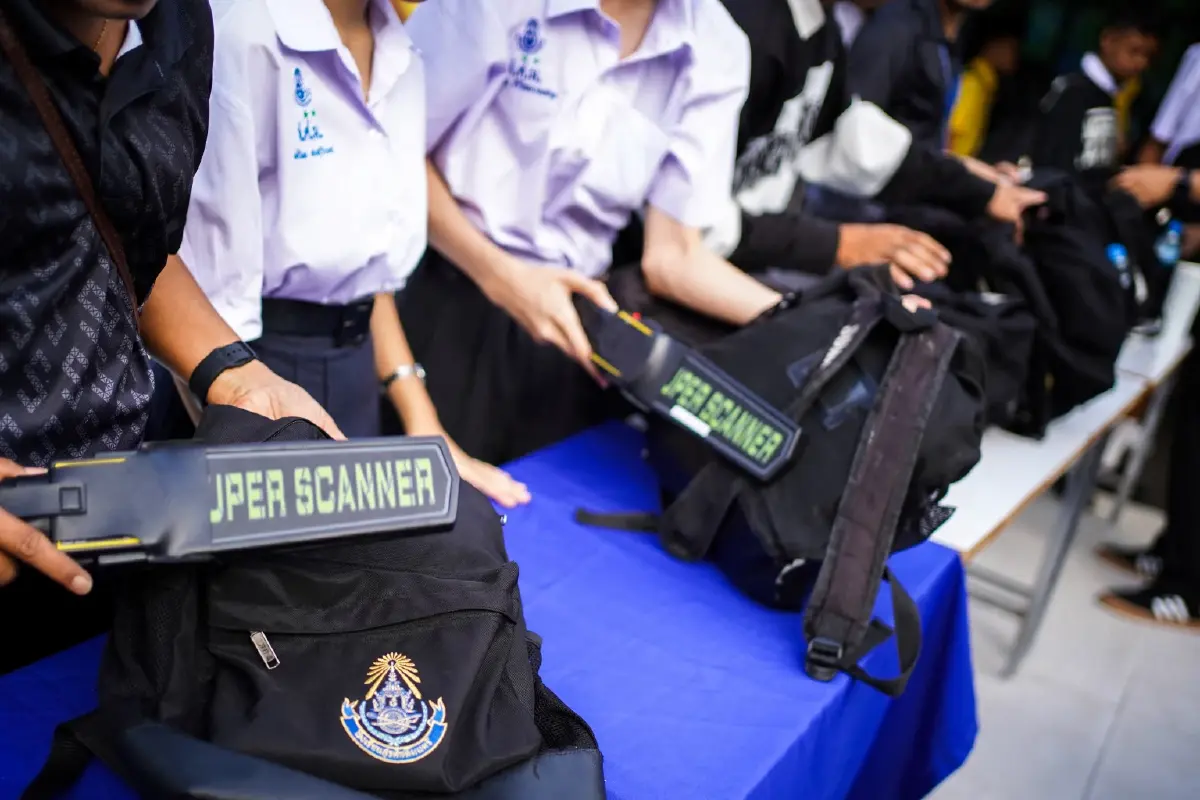 สื่อนอกตีข่าว! โรงเรียนไทยยกระดับซ้อมรับมือ "อาวุธปืu" ตามแผน "หนี-ซ่อน-สู้" ยกระดับมาตรการความปลอดภัยในโรงเรียน