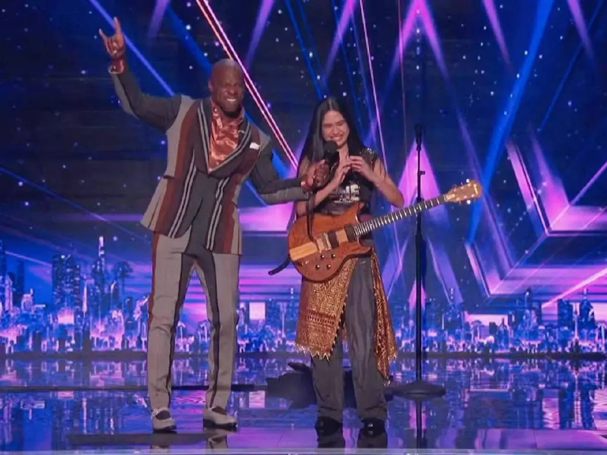 เบื้องหลังเสื้อแจ็กเก็ตสุดเท่! "เนเน่ รอยัล" ใส่เฉิดฉายเวทีโลก AGT แบรนด์ไทย สะกดสายตาคนทั่วโลก