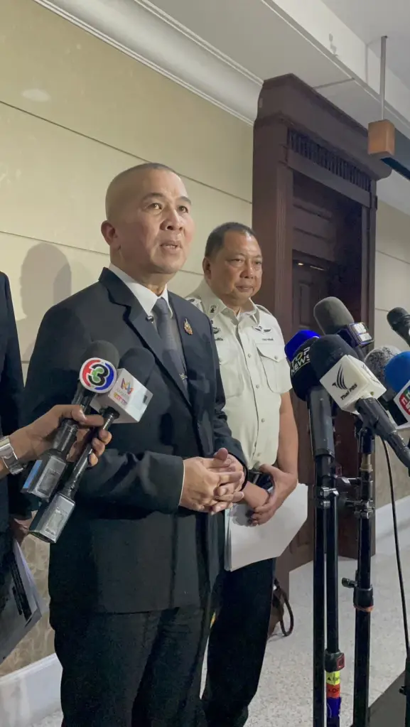 พล.ต.ท.รุทธพล เนาวรัตน์ รมว.กระทรวงยุติธรรม