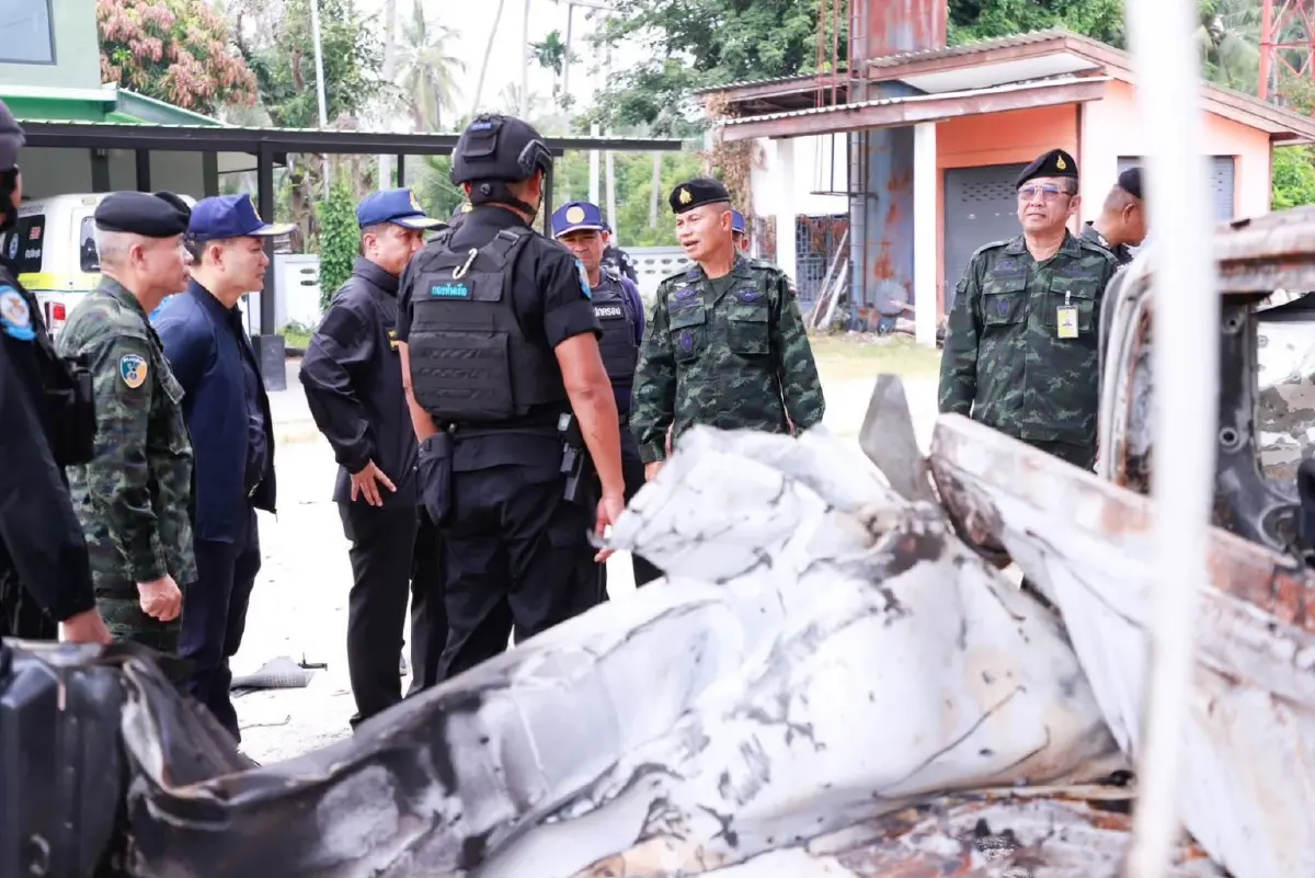"แม่ทัพ 4" ลุยบาเจาะตรวจจุดเกิดเหตุ! ยืนยัน ฮ. ไม่ได้ยิงประชาชน ชี้คนร้ายป่วนใต้ เพราะโดนกดดันหนัก