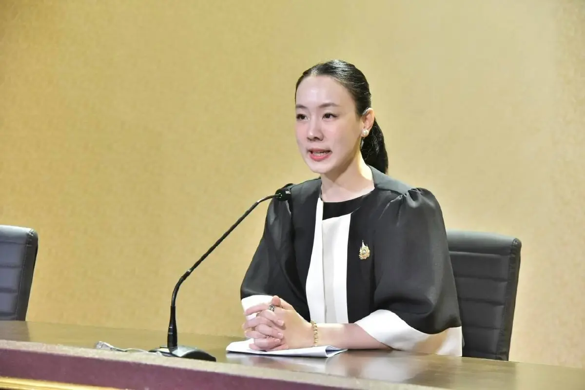  นางสาวลลิดา เพริศวิวัฒนา รองโฆษกประจำสำนักนายกรัฐมนตรี