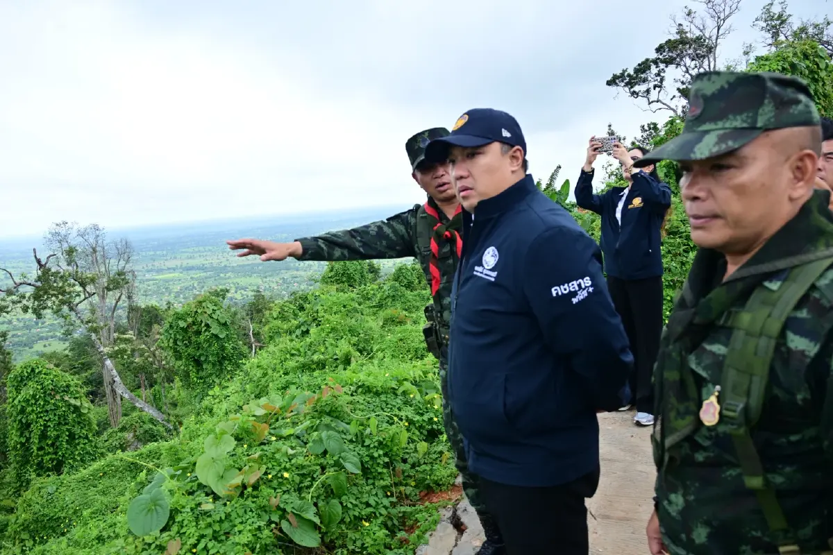 "มท.2" ลุยชายแดนสุรินทร์ สั่ง กฟภ.ขยายไฟฟ้า-ขุดบ่อบาดาลเพิ่ม "ปราสาทตาควาย–เนิน 350"