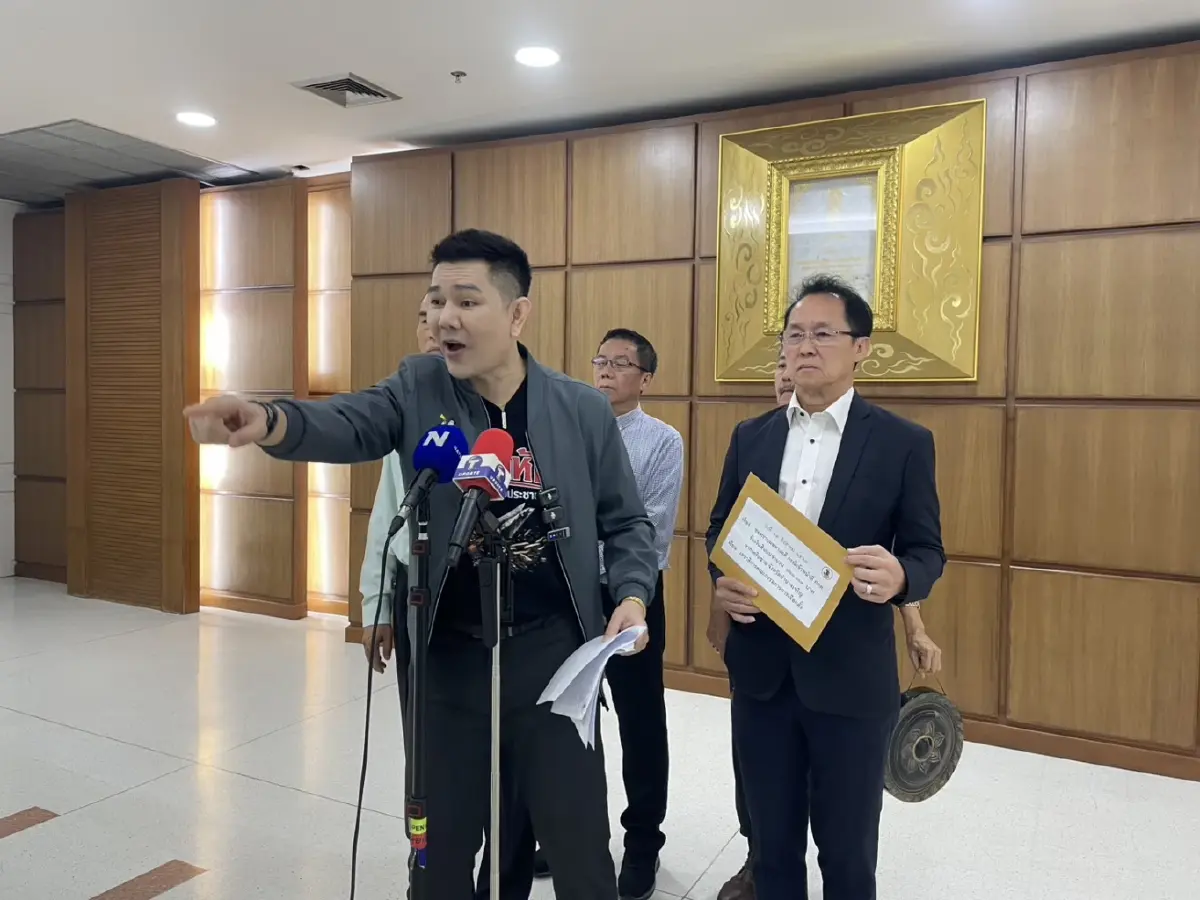 เดือด! "ทนายอั๋น" บุก กกต. จี้เอาผิด "ญาณี" ปมสินบน 8.6 แสน ขยายผลโยงนักการเมืองใหญ่