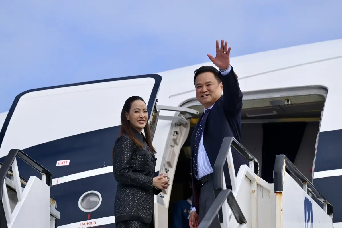 อนุทิน ชาญวีรกูล นายกรัฐมนตรี เดินทางออกจากประเทศนิวซีแลนด์ เพื่อกลับประเทศไทย