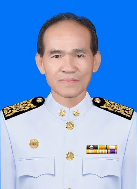 นายทองหล่อ วิปัสสา นายกองค์การบริหารส่วนตำบลนรนิวาส
