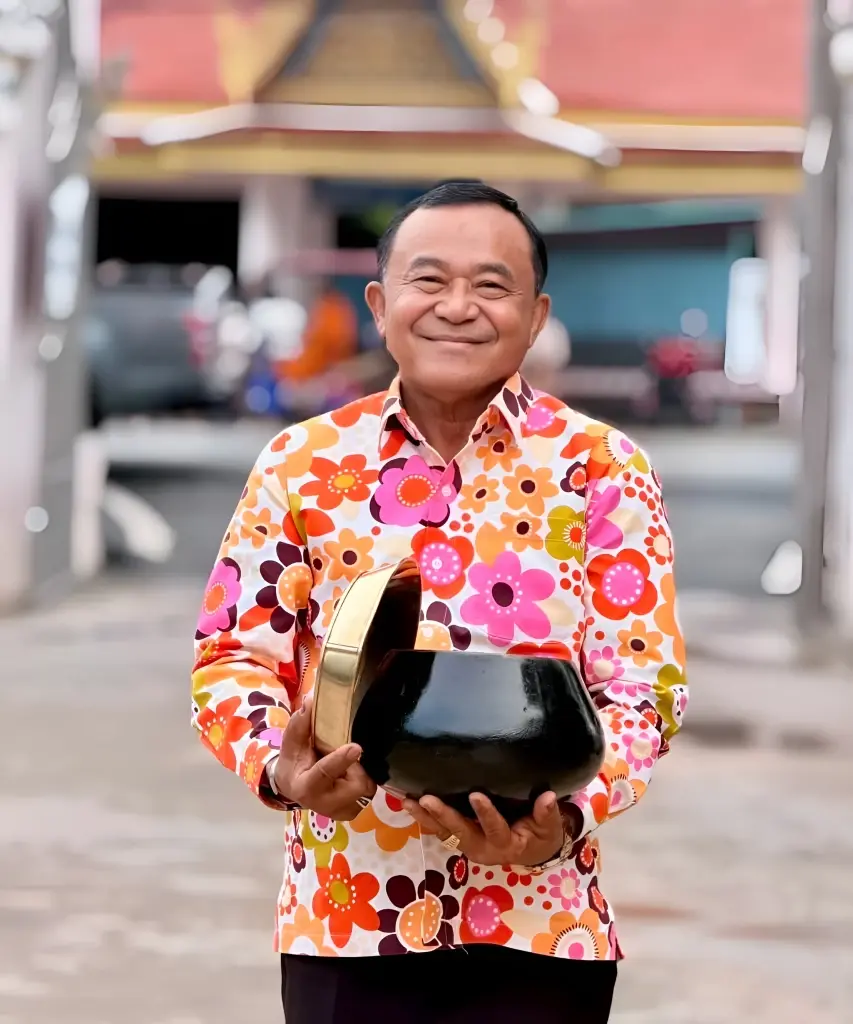 นายชาญ พวงเพ็ชร์ อดีตนายก อบจ.ปทุมธานี