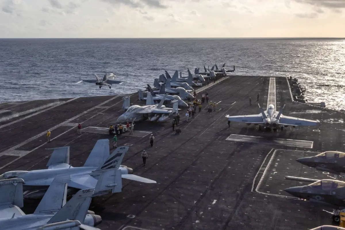 เรือบรรทุกเครื่องบินสหรัฐอเมริกา (USS Abraham Lincoln)
