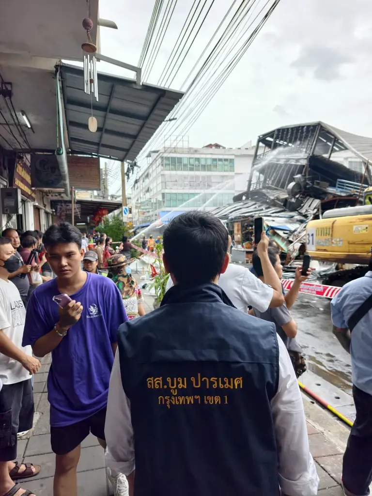 “ปารเมศ” รุดติดตามเหตุไฟไหม้คลองถมเซ็นเตอร์ เสนอ 4 ข้อ รื้อระเบียบความปลอดภัยเมืองเก่า