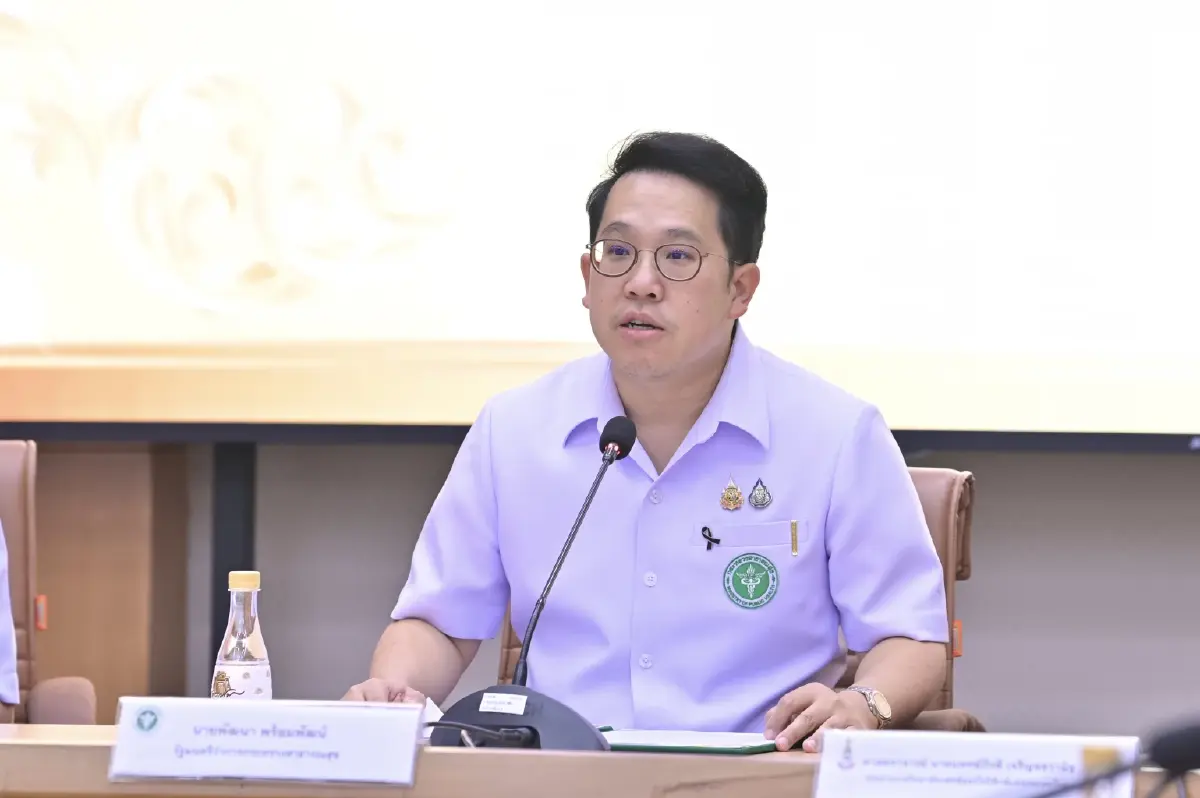 นายพัฒนา พร้อมพัฒน์ รัฐมนตรีว่าการกระทรวงสาธารณสุข 