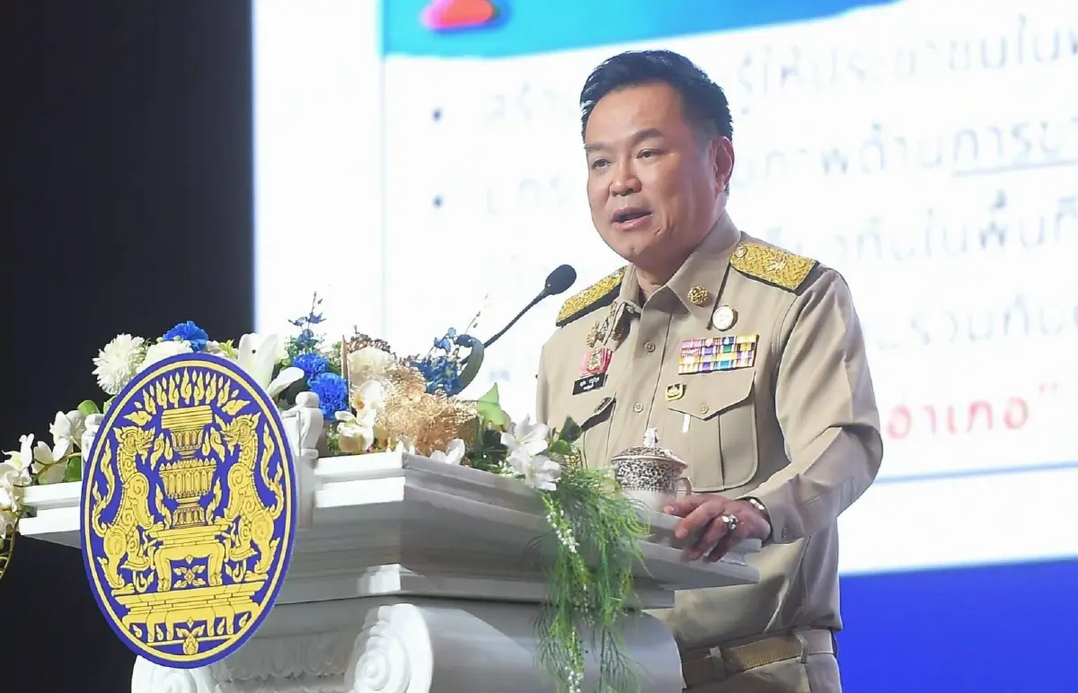 นายอนุทิน ชาญวีรกูล นายกรัฐมนตรีและรัฐมนตรีว่าการกระทรวงมหาดไทย